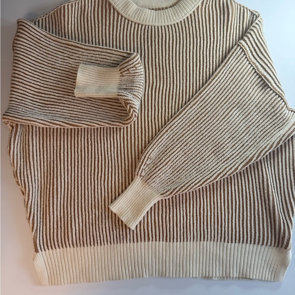 Aerie Beyond Chenille Woman’s Medium Two Toned Tan Cream Knit Crewneck Sweater - Picture 4 of 13